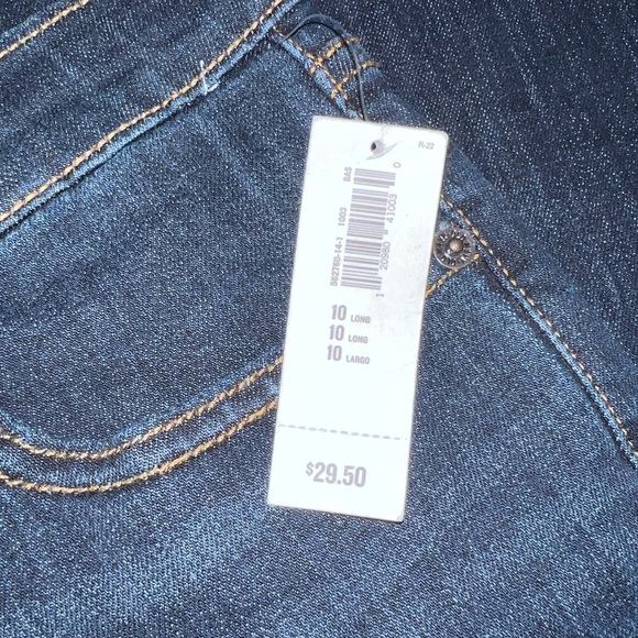 NWT Old Navy The Flirt Bootcut Jeans - Picture 7 of 7